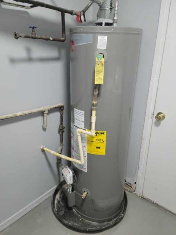 3346 Clay St Ne - Photo 3 of 12