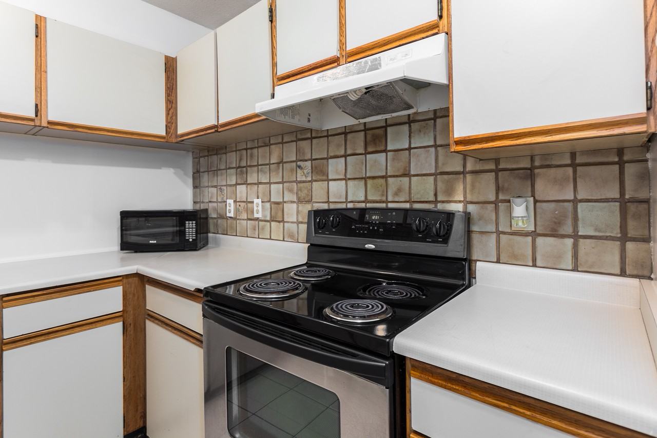 1405 Haro Street #301 - Photo 7 of 18