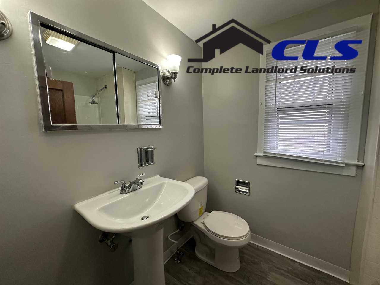 1709 Crawford St #2 - Photo 3 of 5