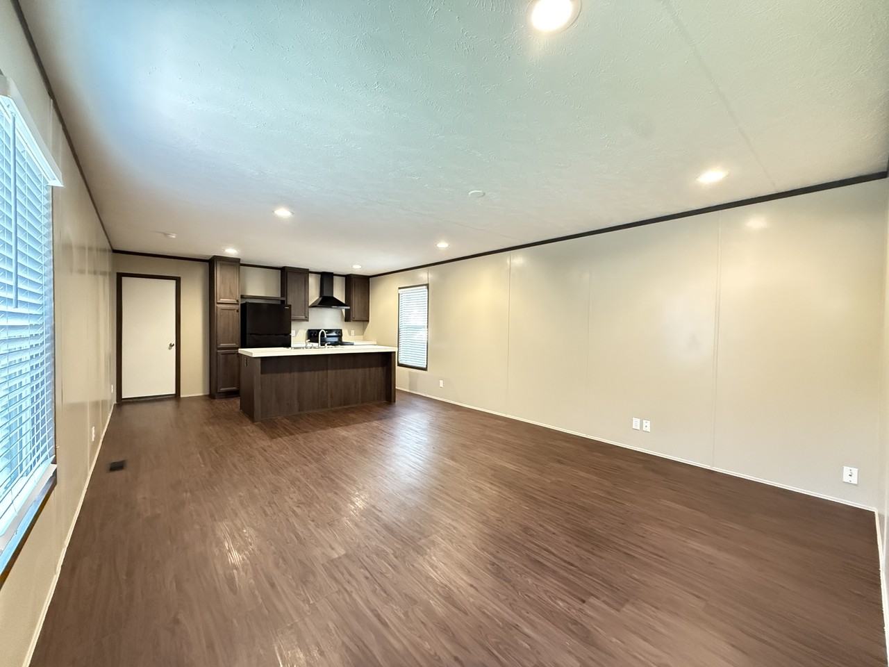 132 Toledo St - Photo 2 of 30