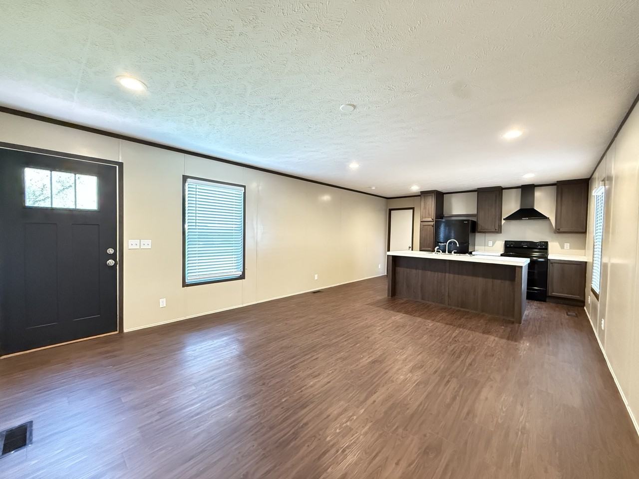 132 Toledo St - Photo 3 of 30