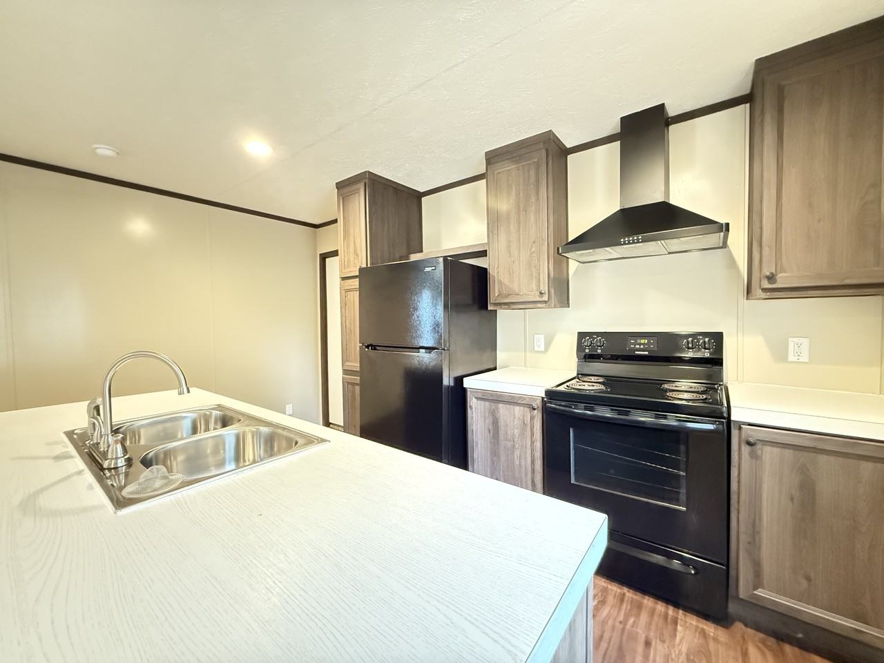 132 Toledo St - Photo 5 of 30