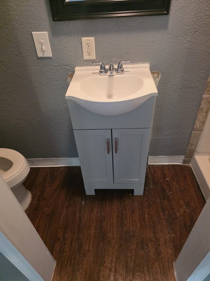 712 Anderson Ave #2 - Photo 3 of 4