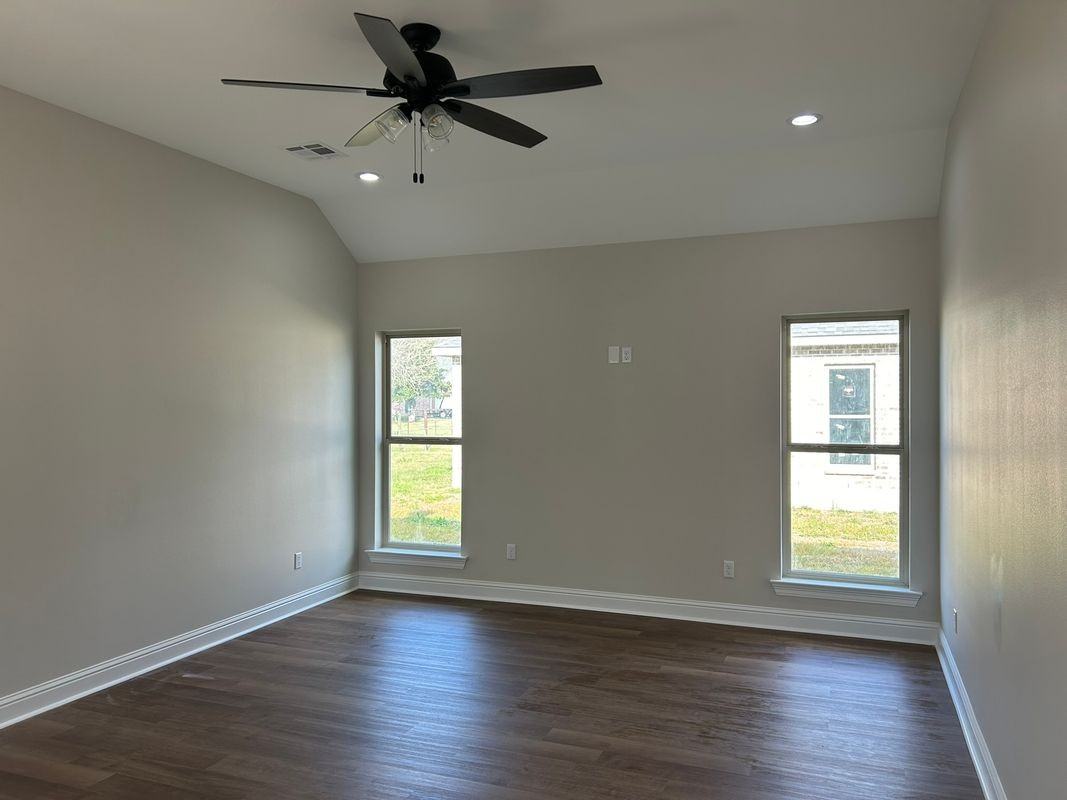 162 Mill St - Photo 3 of 23