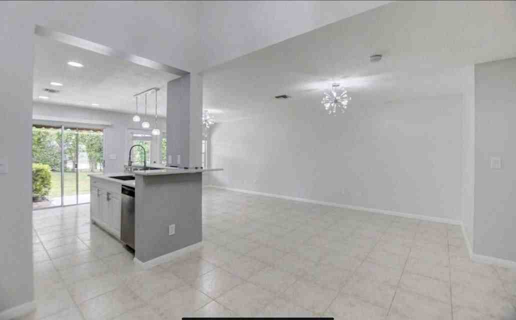 5286 Sapphire Vly ##1 - Photo 5 of 22