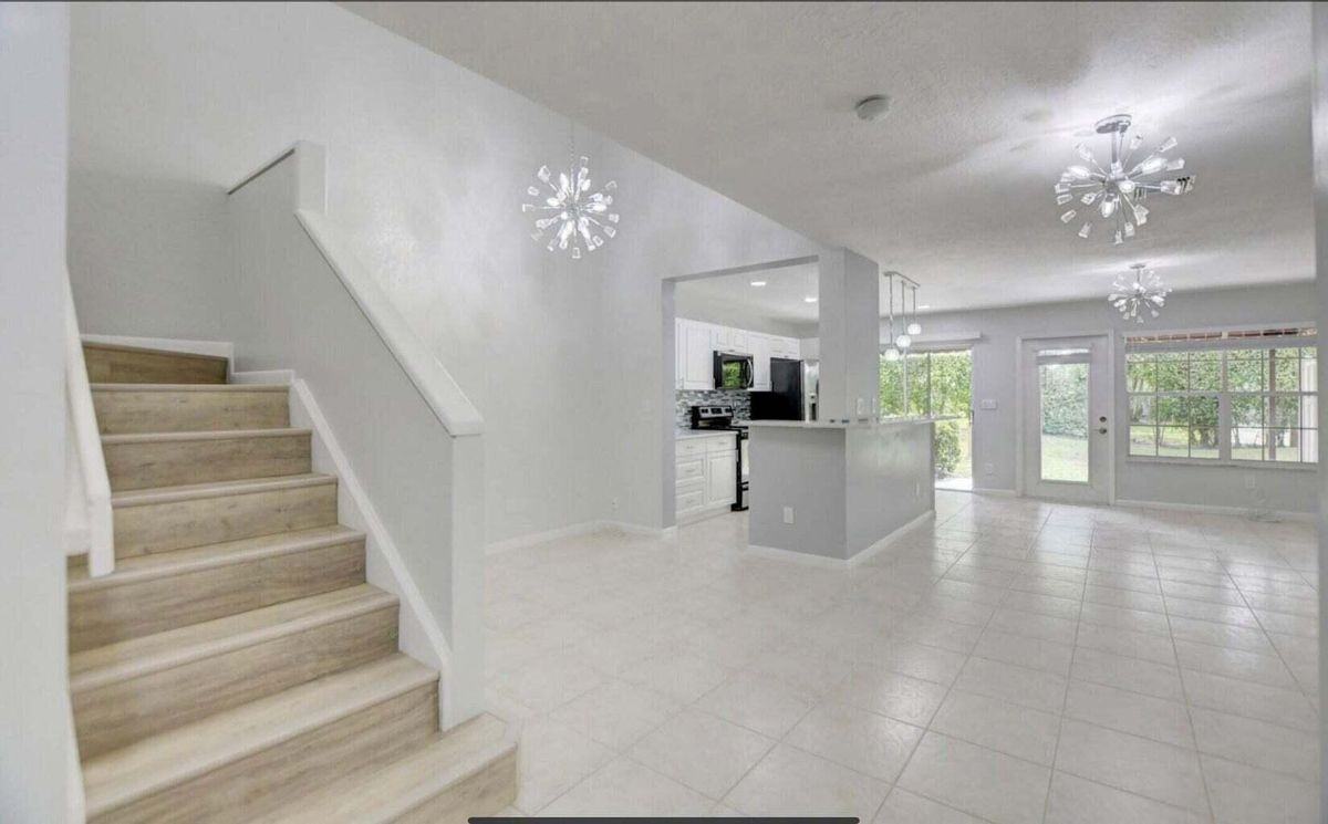 5286 Sapphire Vly ##1 - Photo 6 of 22