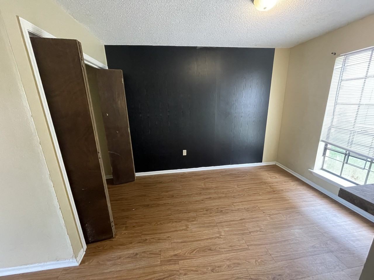 1643 Cedar Lake Dr #C - Photo 4 of 10