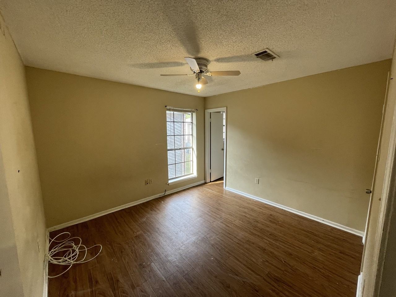 1643 Cedar Lake Dr #C - Photo 5 of 10