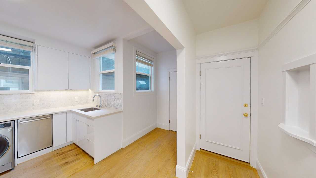 3510 18th St #1 - Photo 4 of 20