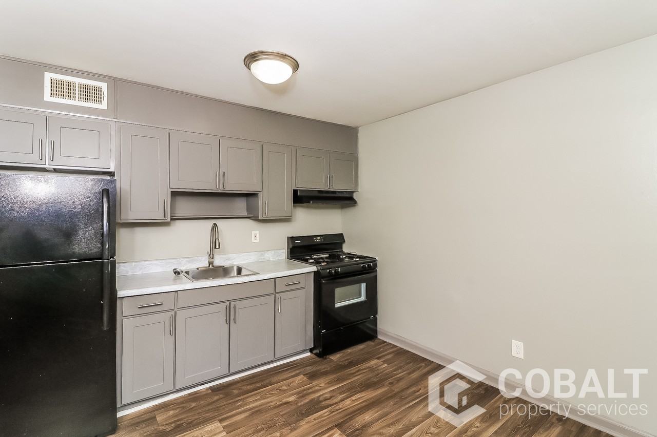 2138 Park TerraceUnit 2138 #07 - Photo 2 of 17