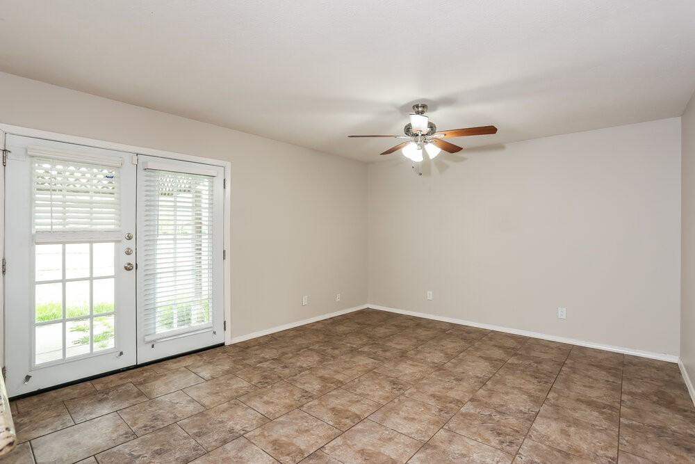 616 Prairie Ln - Photo 5 of 14