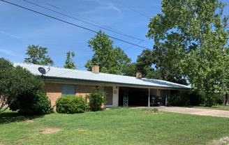 1805 Greenwood Ln - Photo 1 of 1