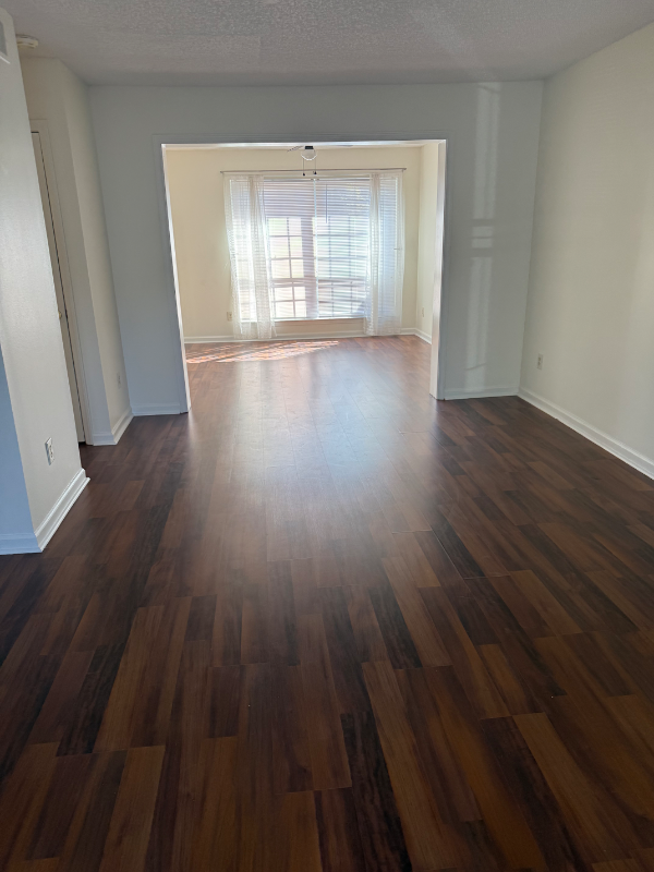 1641 Forest Ave - Photo 4 of 16