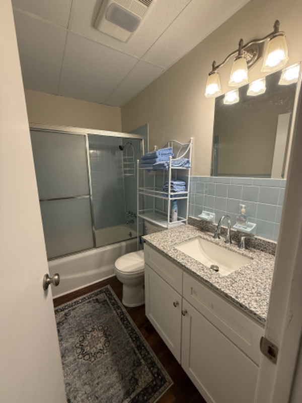 701 Carson St #D - Photo 4 of 8