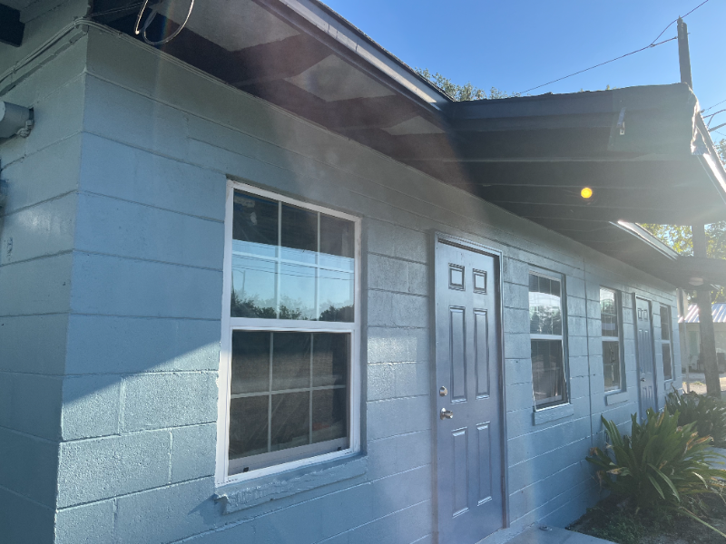 1318 Se 7th Ave - Photo 2 of 10