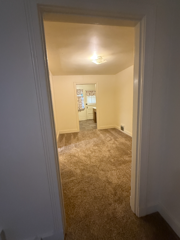 118 1/2 Kennedy Ave #4 - Photo 4 of 16