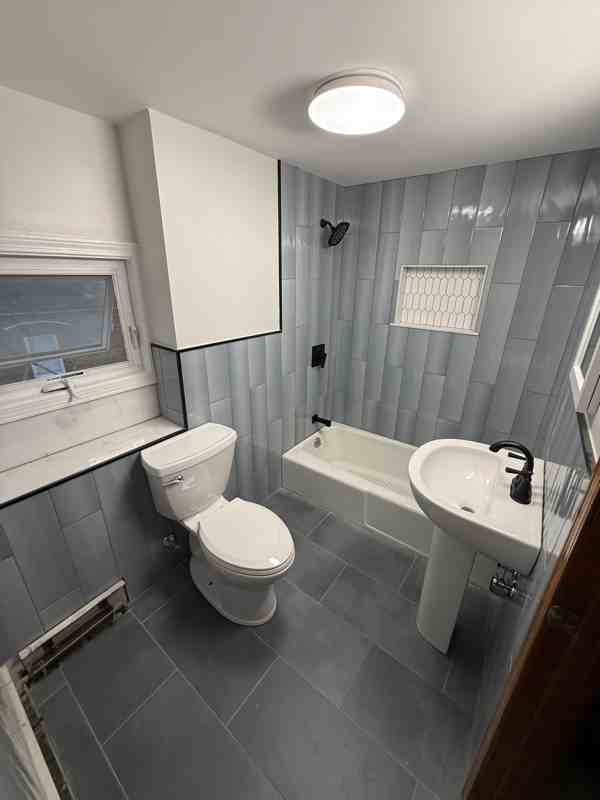 22 Chatham St #2R - Photo 6 of 7