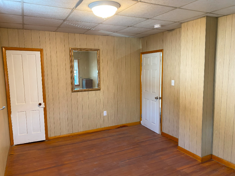 605 Larch St - Photo 6 of 15