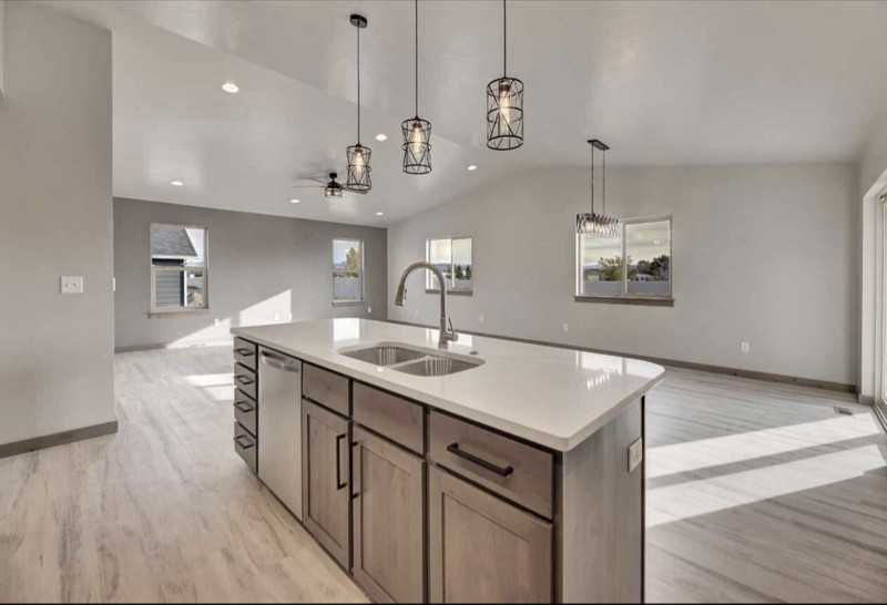 2817 Ashley Ave - Photo 3 of 16