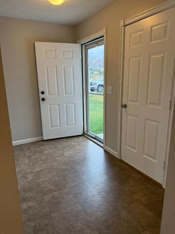 2736 Koven Dr - Photo 2 of 17
