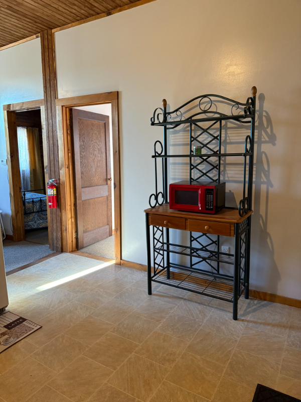 40 Main St #B - Photo 2 of 11