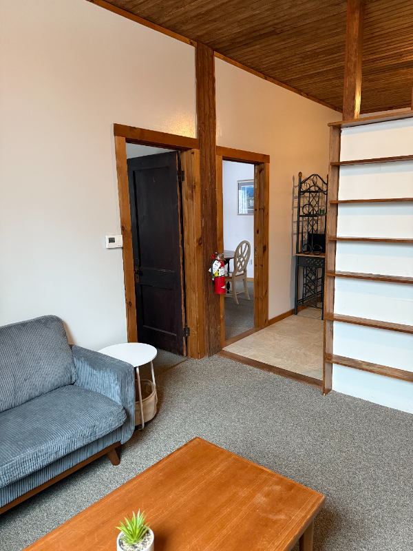 40 Main St #B - Photo 5 of 11