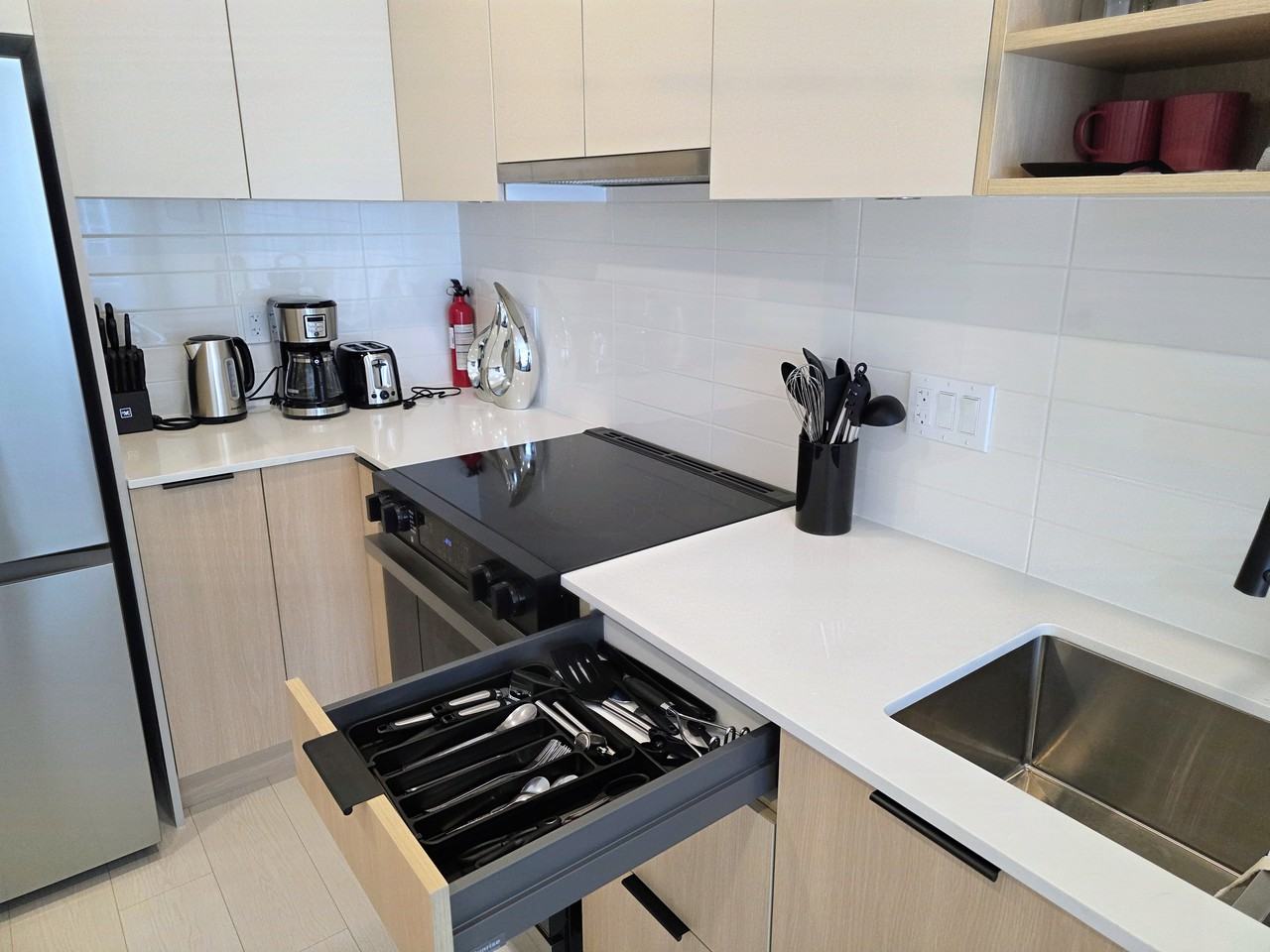 10463 139 Street - Photo 4 of 17