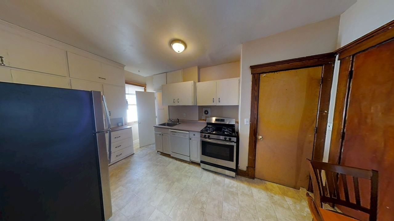 743 Packard - Photo 2 of 4