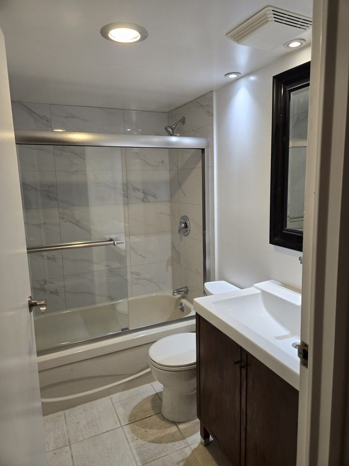 3470 Rue Durocher - Photo 7 of 11