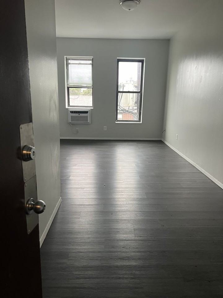 Barbour Row - Photo 2 of 17