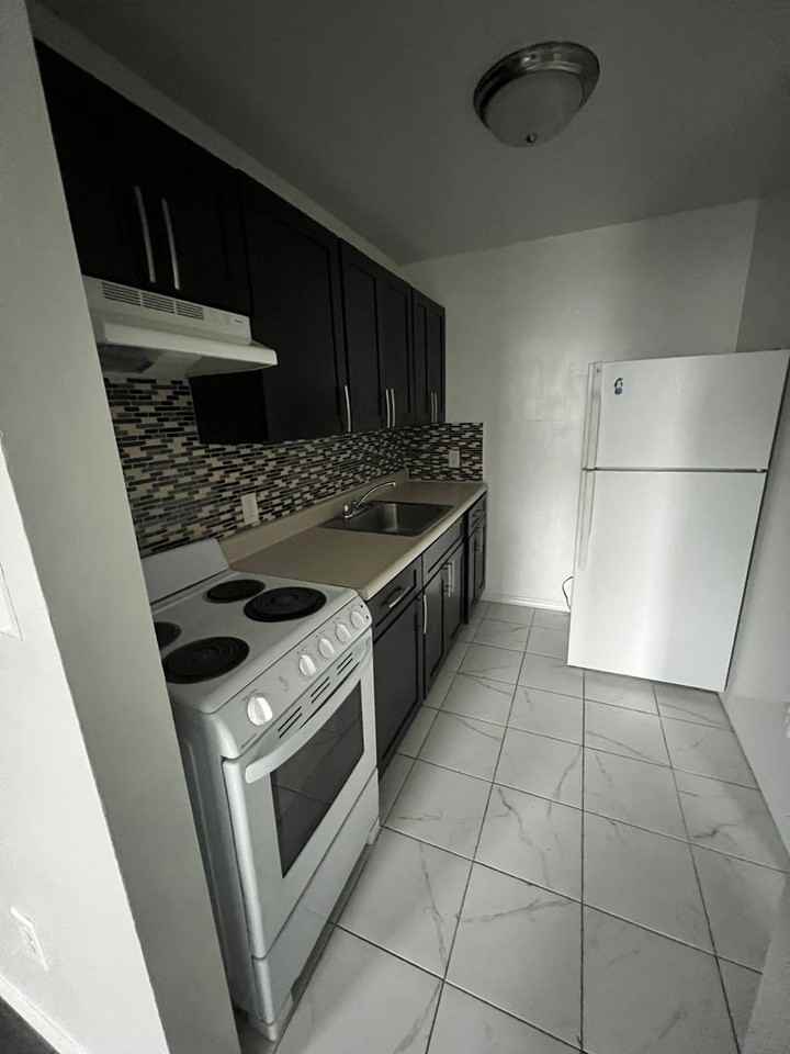 Barbour Row - Photo 6 of 17