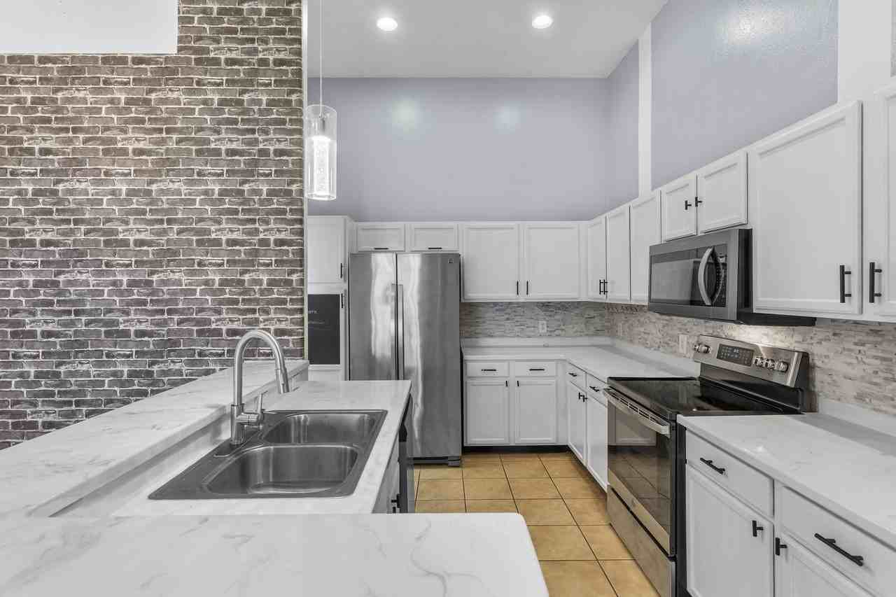 13046 Island Breeze Ct - Photo 4 of 15