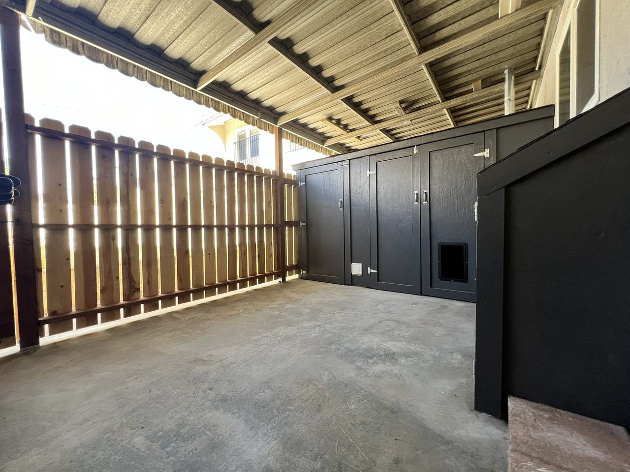 429 W Elk Ave #B - Photo 2 of 16