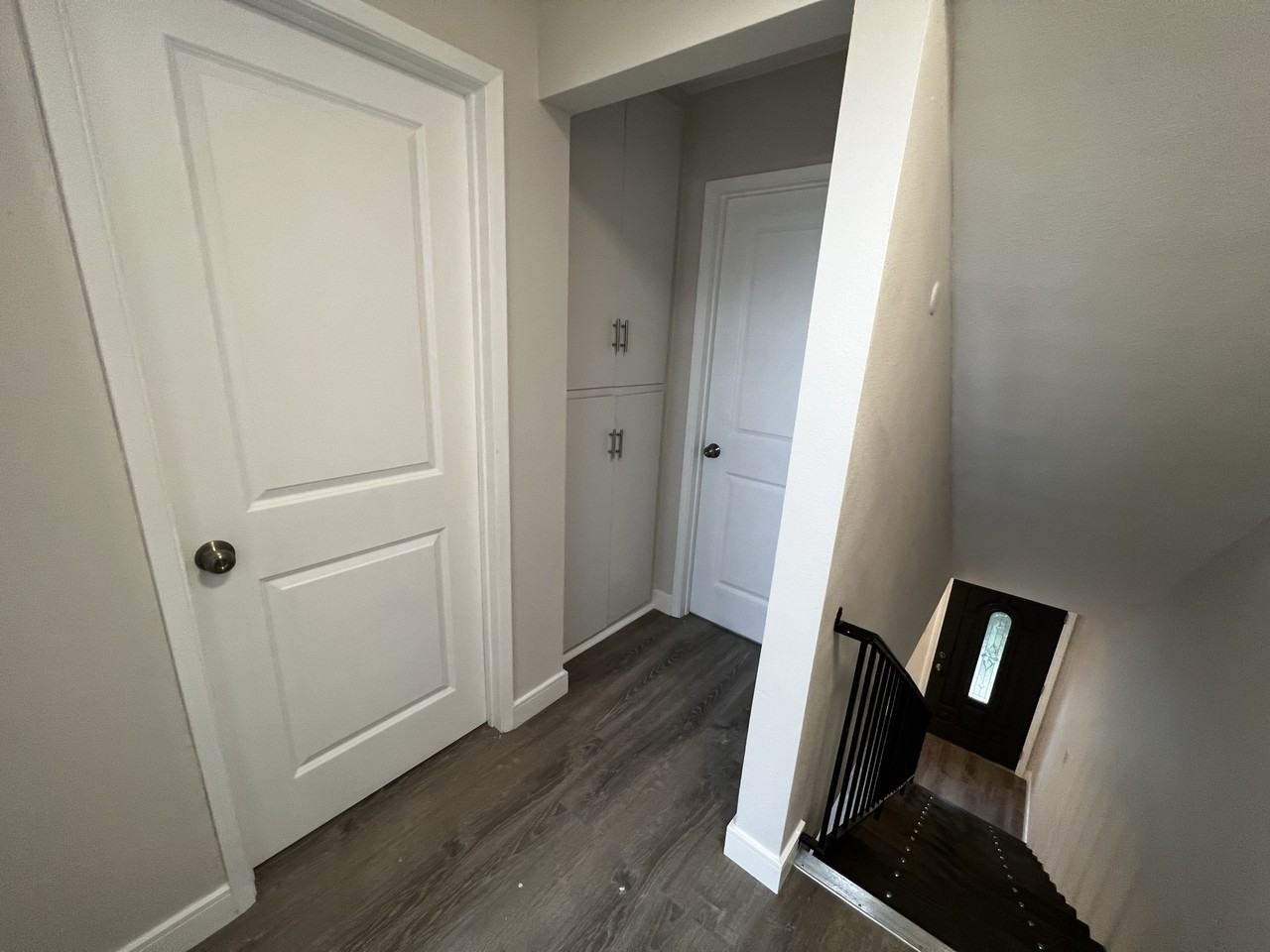 429 W Elk Ave #B - Photo 3 of 16