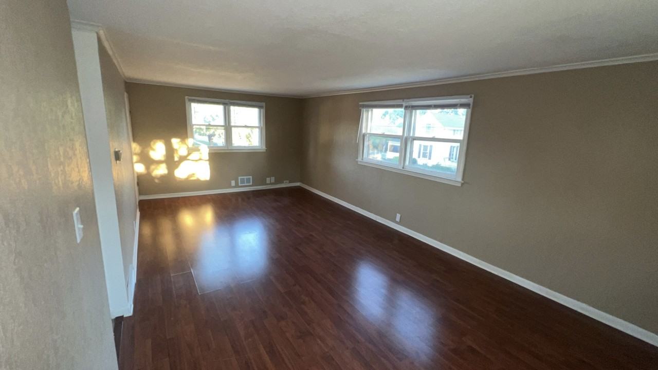 306 W Garfield Ave #2 - Photo 3 of 6