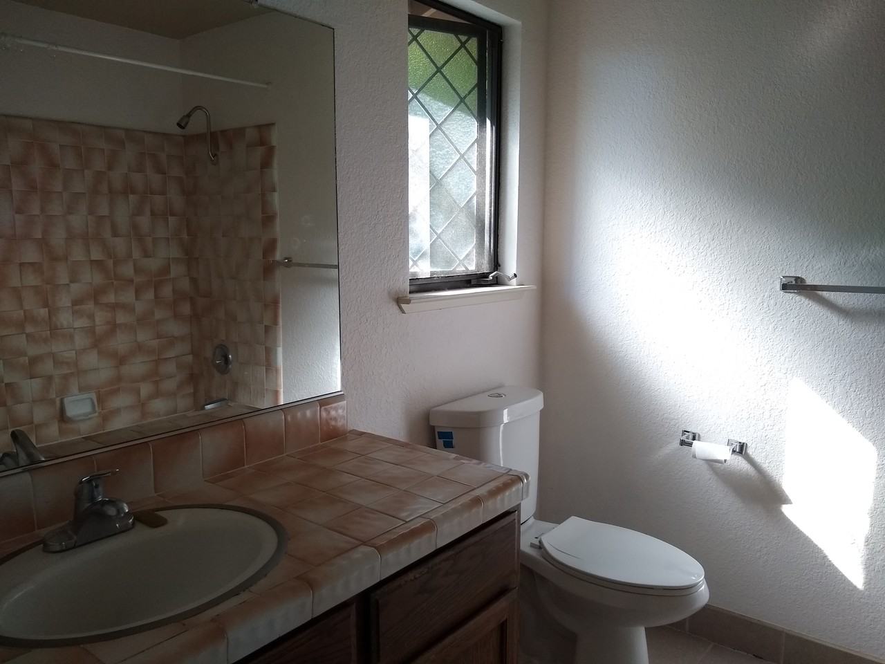 1260 Montecito Ave #3 - Photo 4 of 6