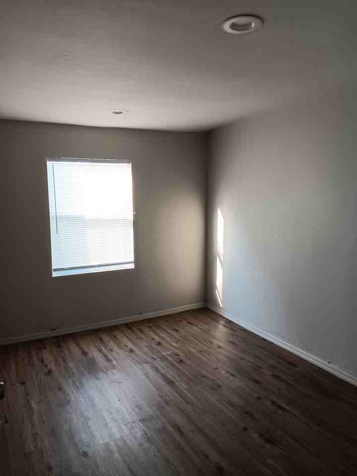 207 N Phillips St #1-2 - Photo 3 of 7