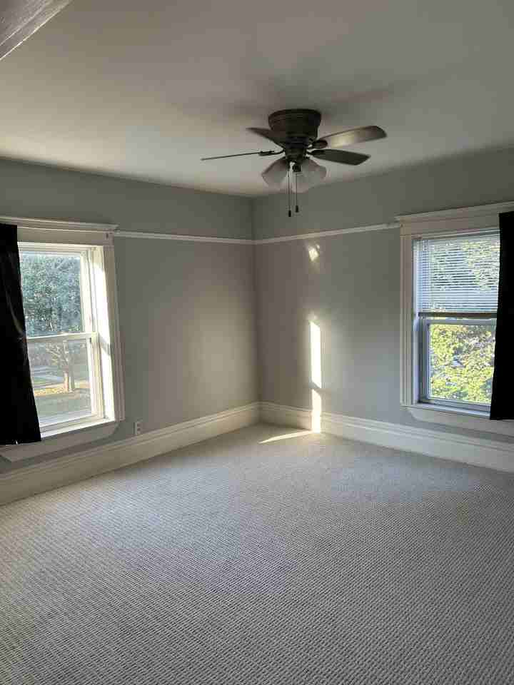 405 Michigan Ave - Photo 2 of 8