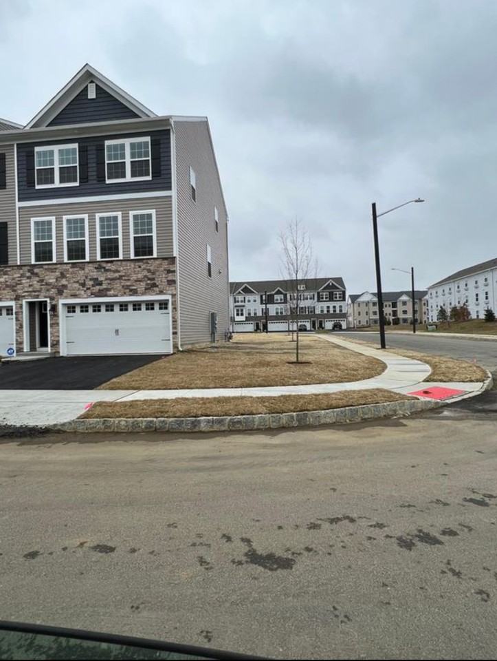 33 Cardinal Way #END - Photo 2 of 10