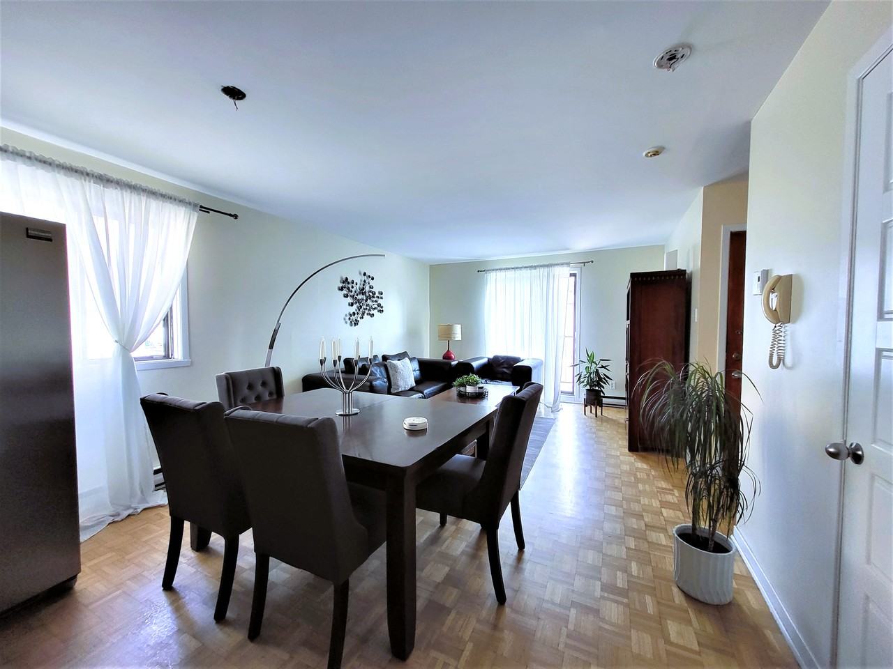 999 Rue Sainte-Hélène - Photo 2 of 14