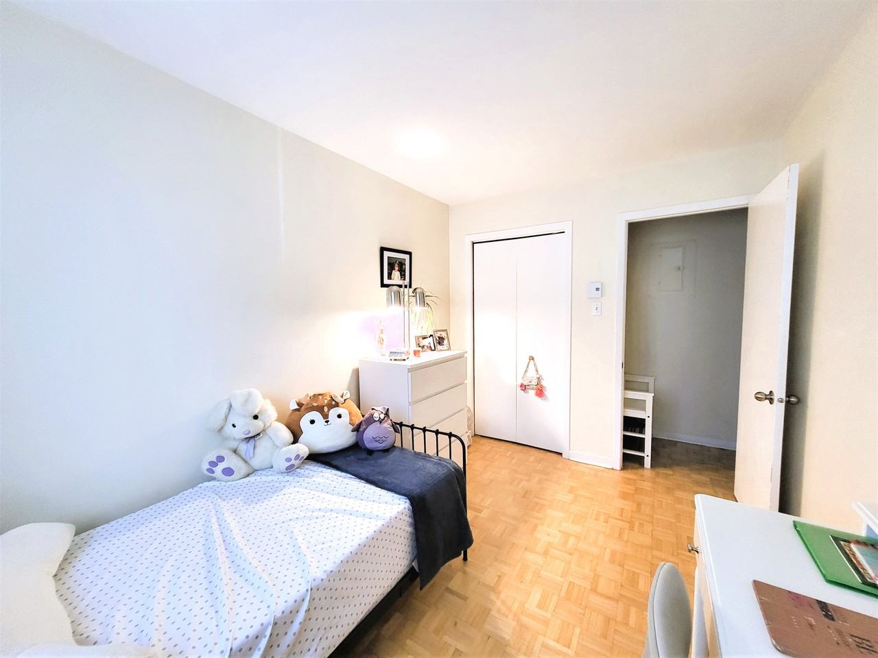 999 Rue Sainte-Hélène - Photo 6 of 14