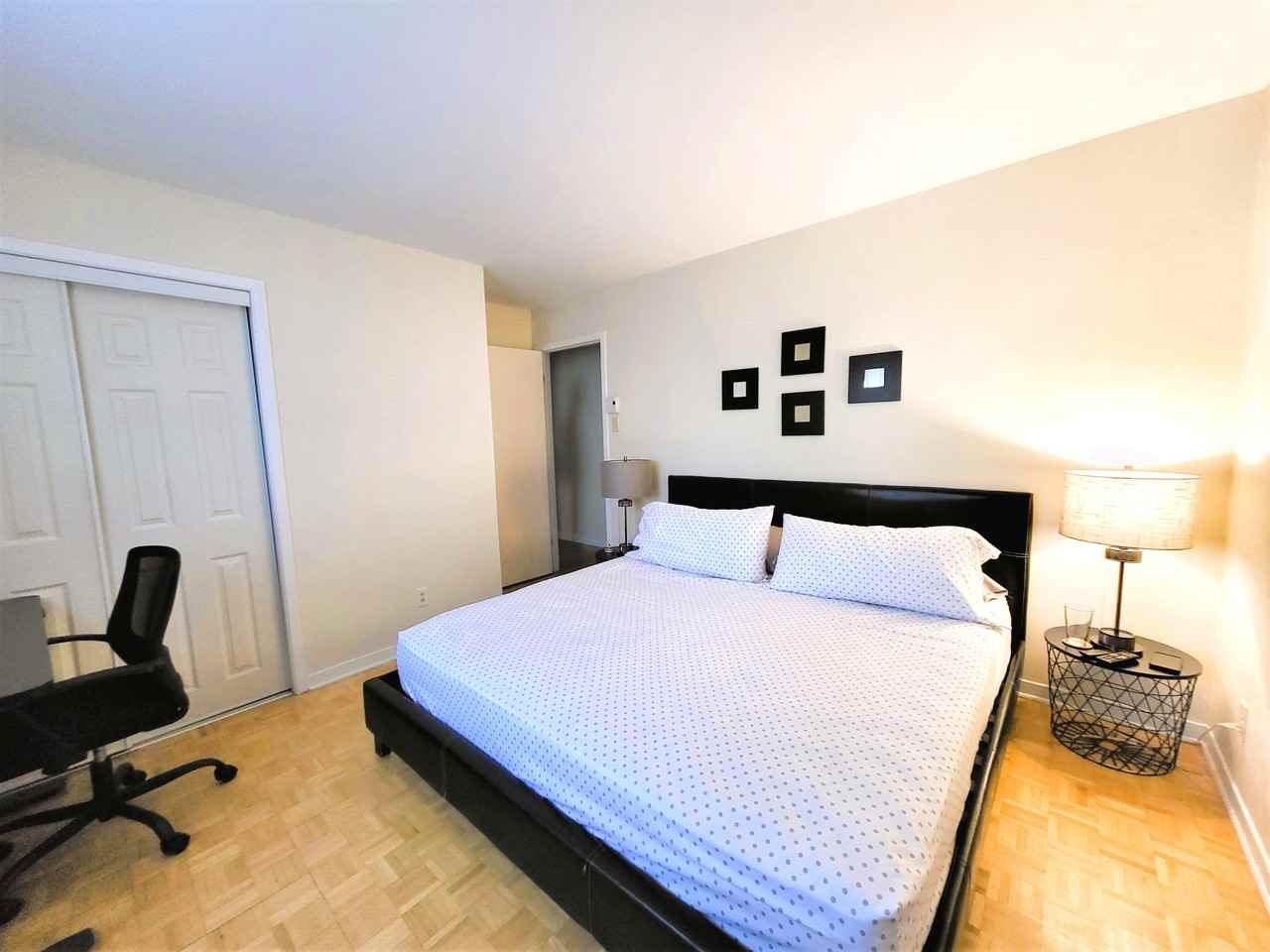 999 Rue Sainte-Hélène - Photo 5 of 14
