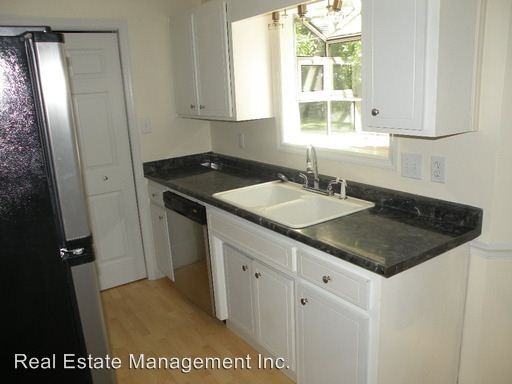 210 Rankin Ct - Photo 3 of 23