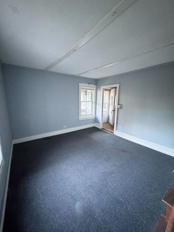 107 Hanover Street - Photo 5 of 14
