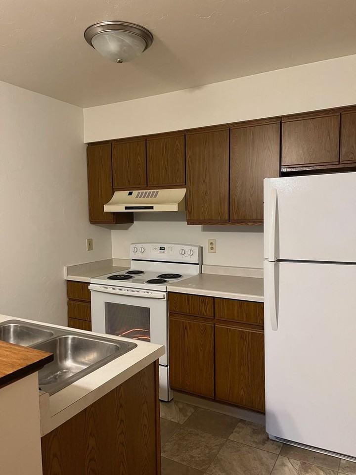 Forest Glen Apartments - Photo 2 of 15