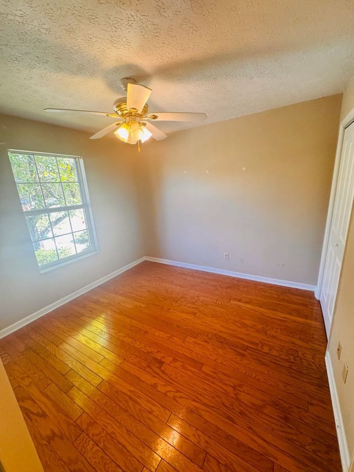 6911 Kings Crossing Way - Photo 2 of 11