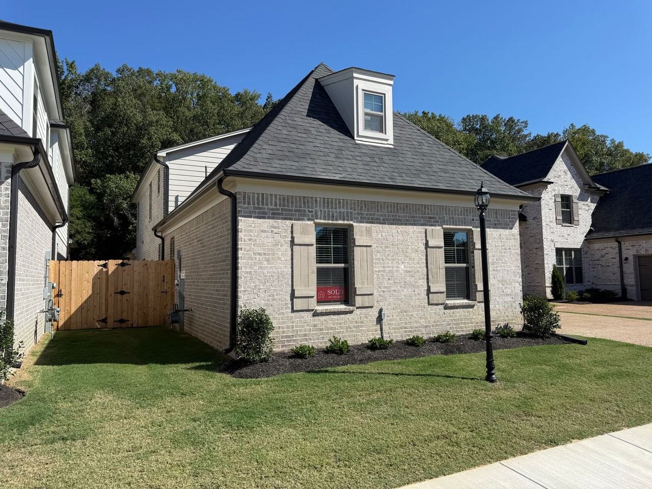 592 Holden Dr - Photo 2 of 17