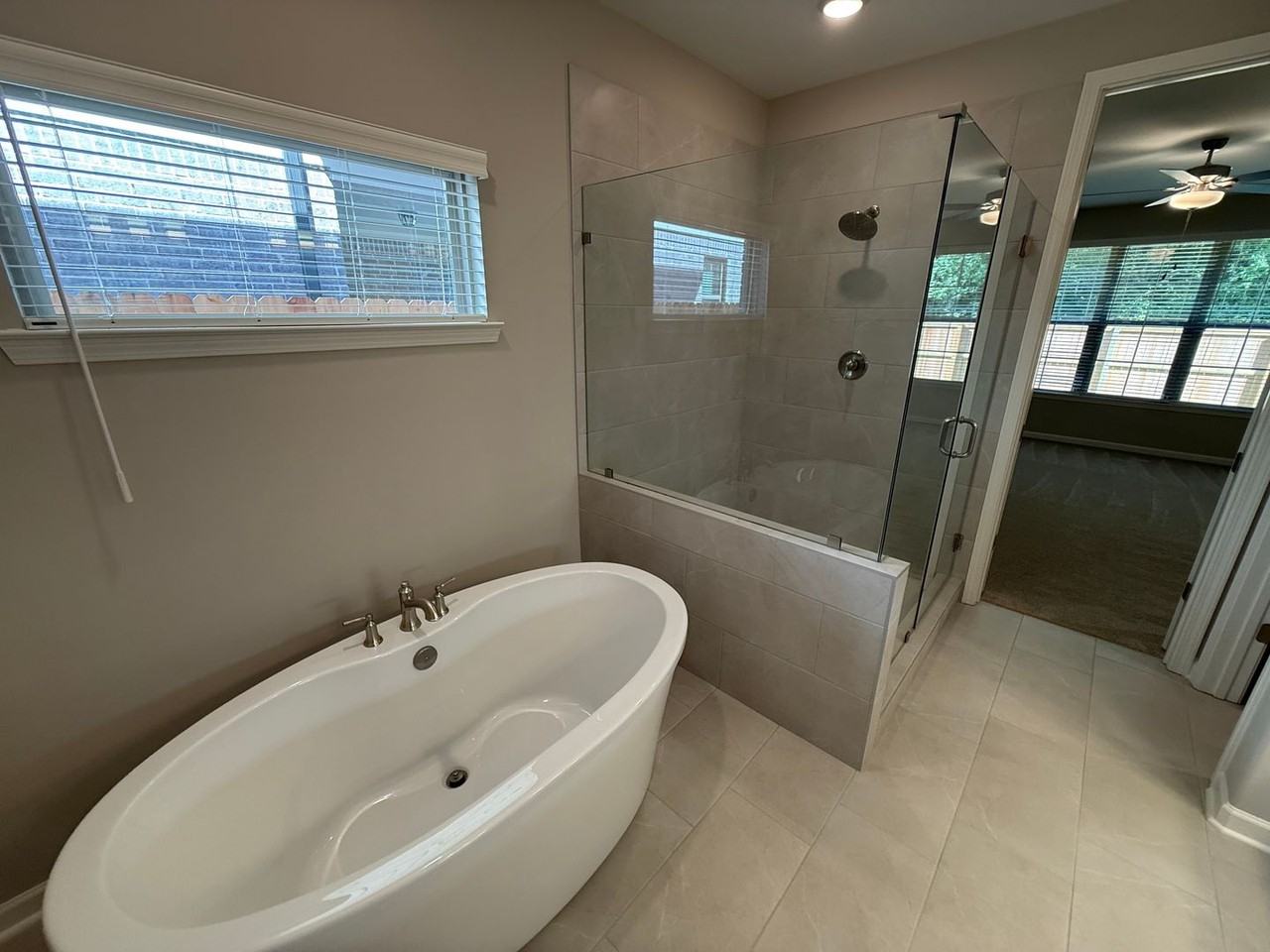 592 Holden Dr - Photo 5 of 17