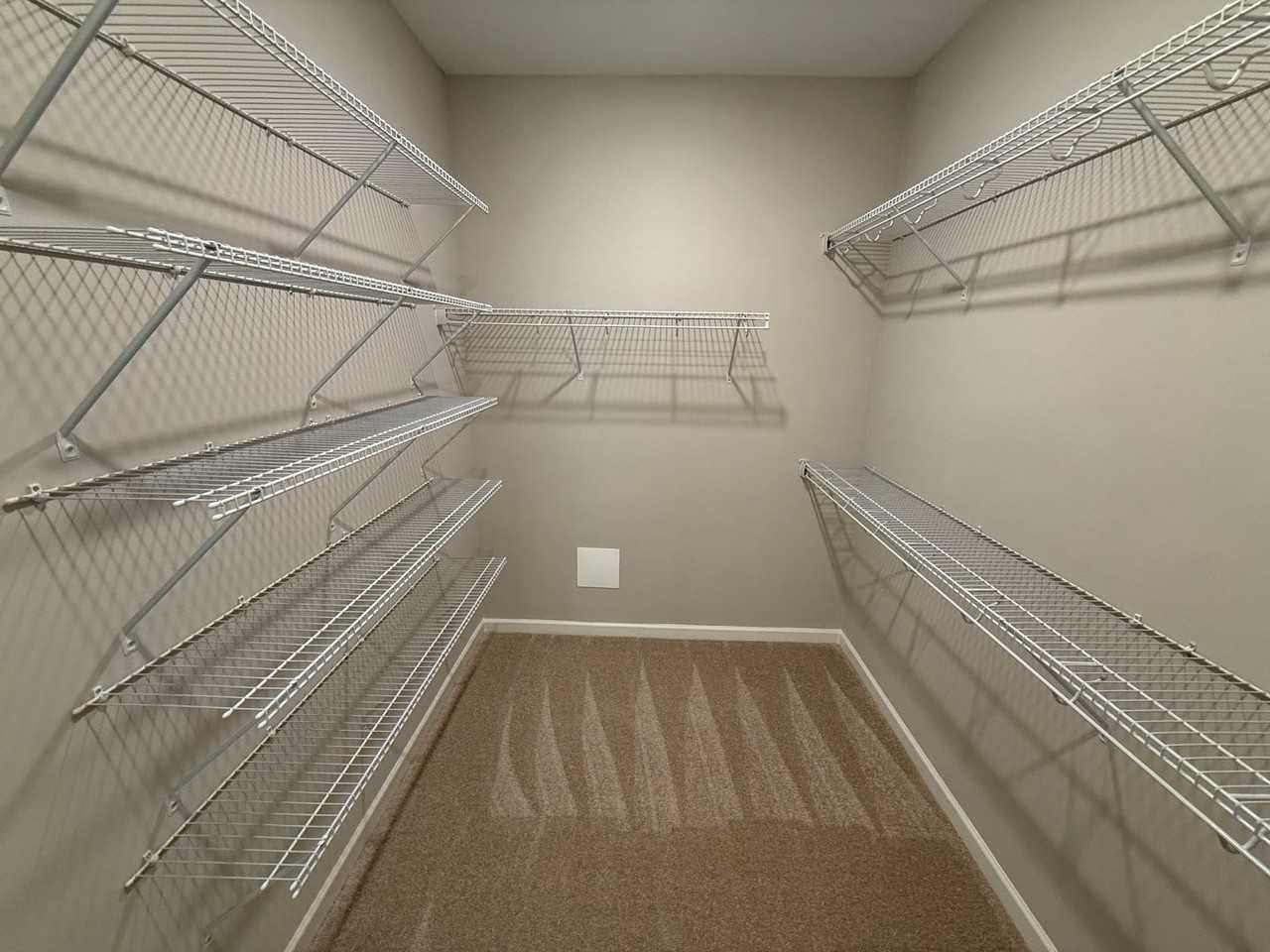 592 Holden Dr - Photo 6 of 17