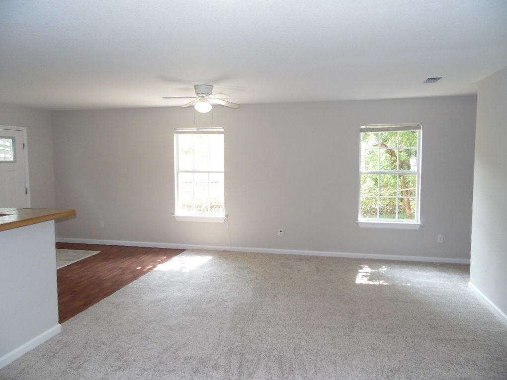 725 W Georgia - Photo 2 of 6
